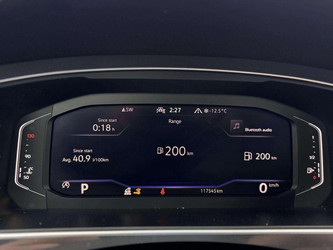 2022 Volkswagen Tiguan R-Line Black Edition 4MOTION Photo