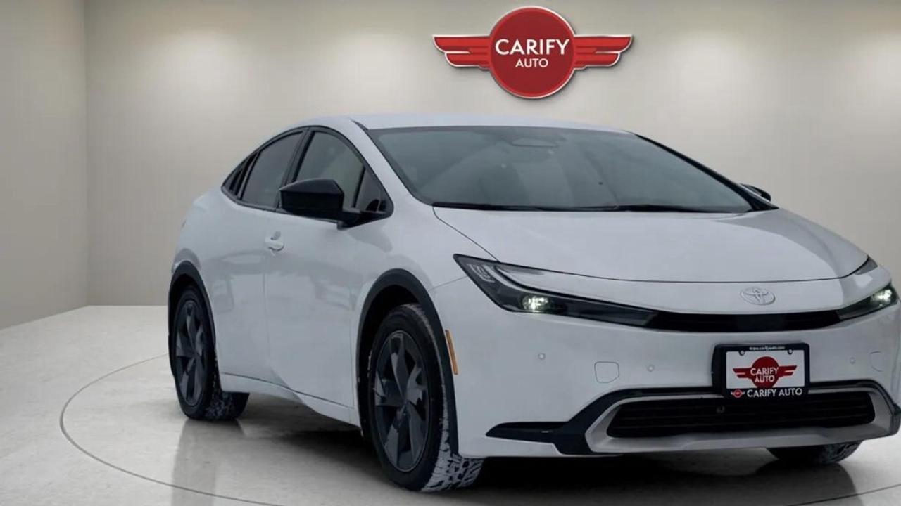 2023 Toyota Prius Prime SE Premium 4dr  CVT Photo2