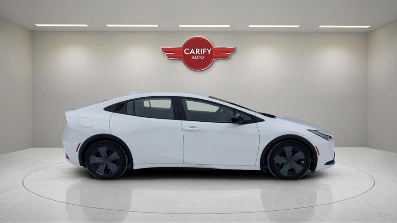2023 Toyota Prius Prime SE Premium 4dr  CVT Photo3