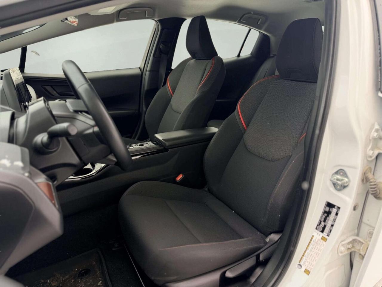 2023 Toyota Prius Prime SE Premium 4dr  CVT Photo