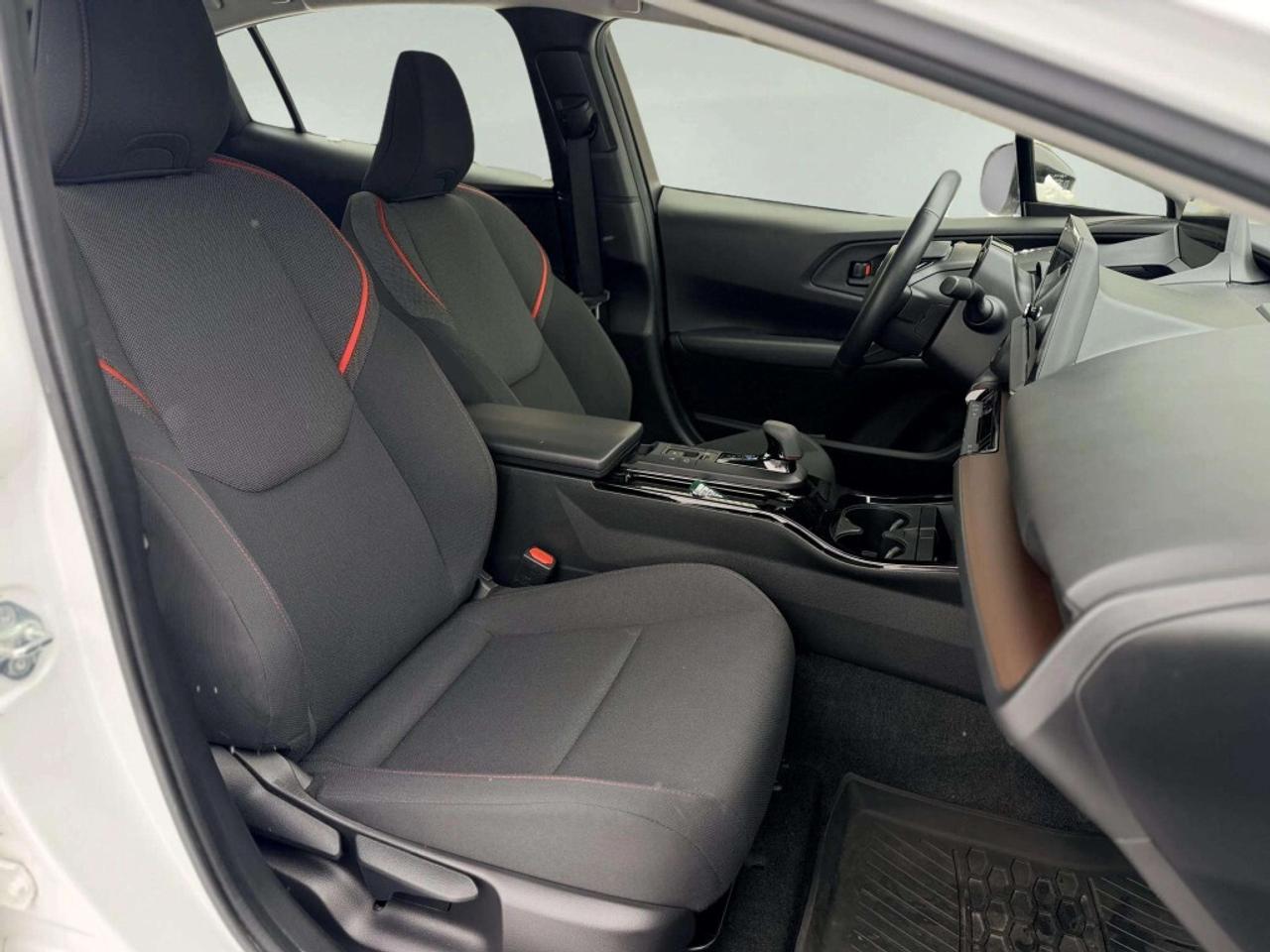 2023 Toyota Prius Prime SE Premium 4dr  CVT Photo