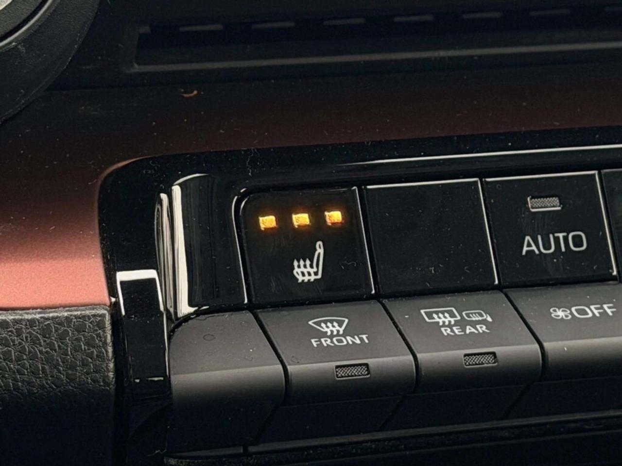 2023 Toyota Prius Prime SE Premium 4dr  CVT Photo