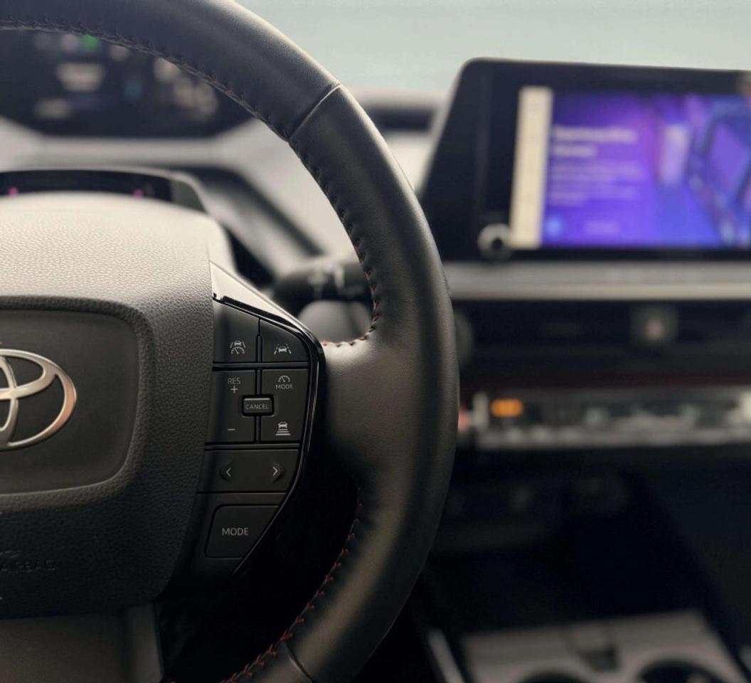 2023 Toyota Prius Prime SE Premium 4dr  CVT Photo