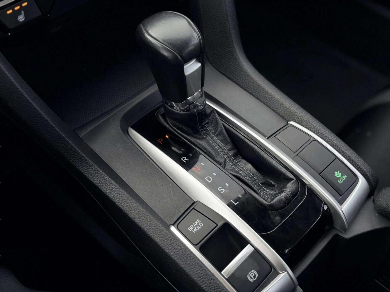 2018 Honda Civic Sedan SE CVT Photo