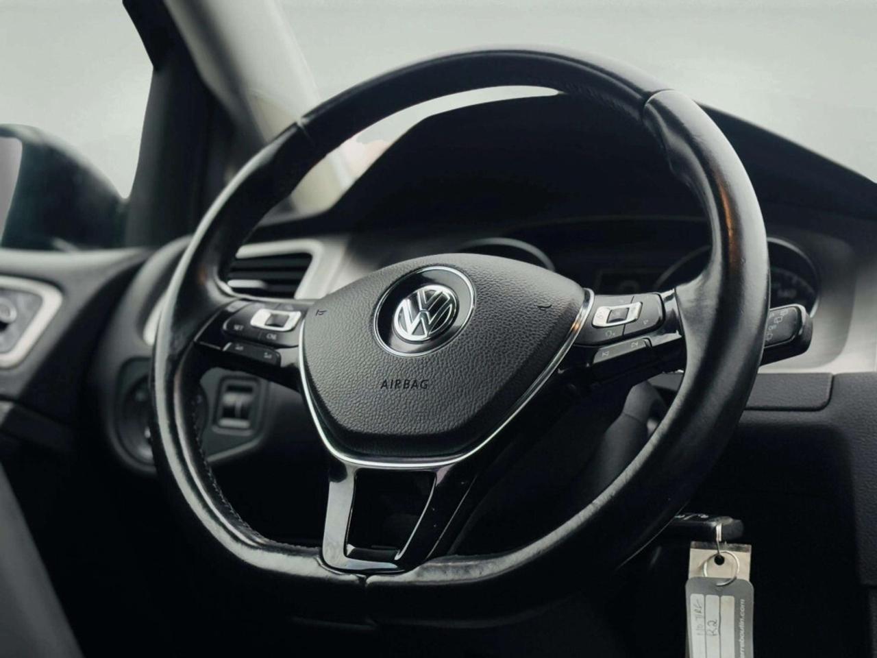 2015 Volkswagen Golf 3dr Hatchback 1.8 TSI Trendline Photo