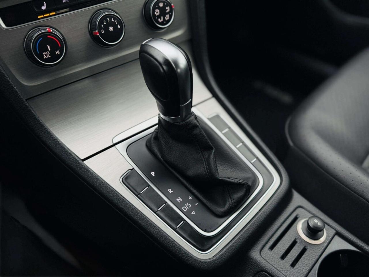 2015 Volkswagen Golf 3dr Hatchback 1.8 TSI Trendline Photo