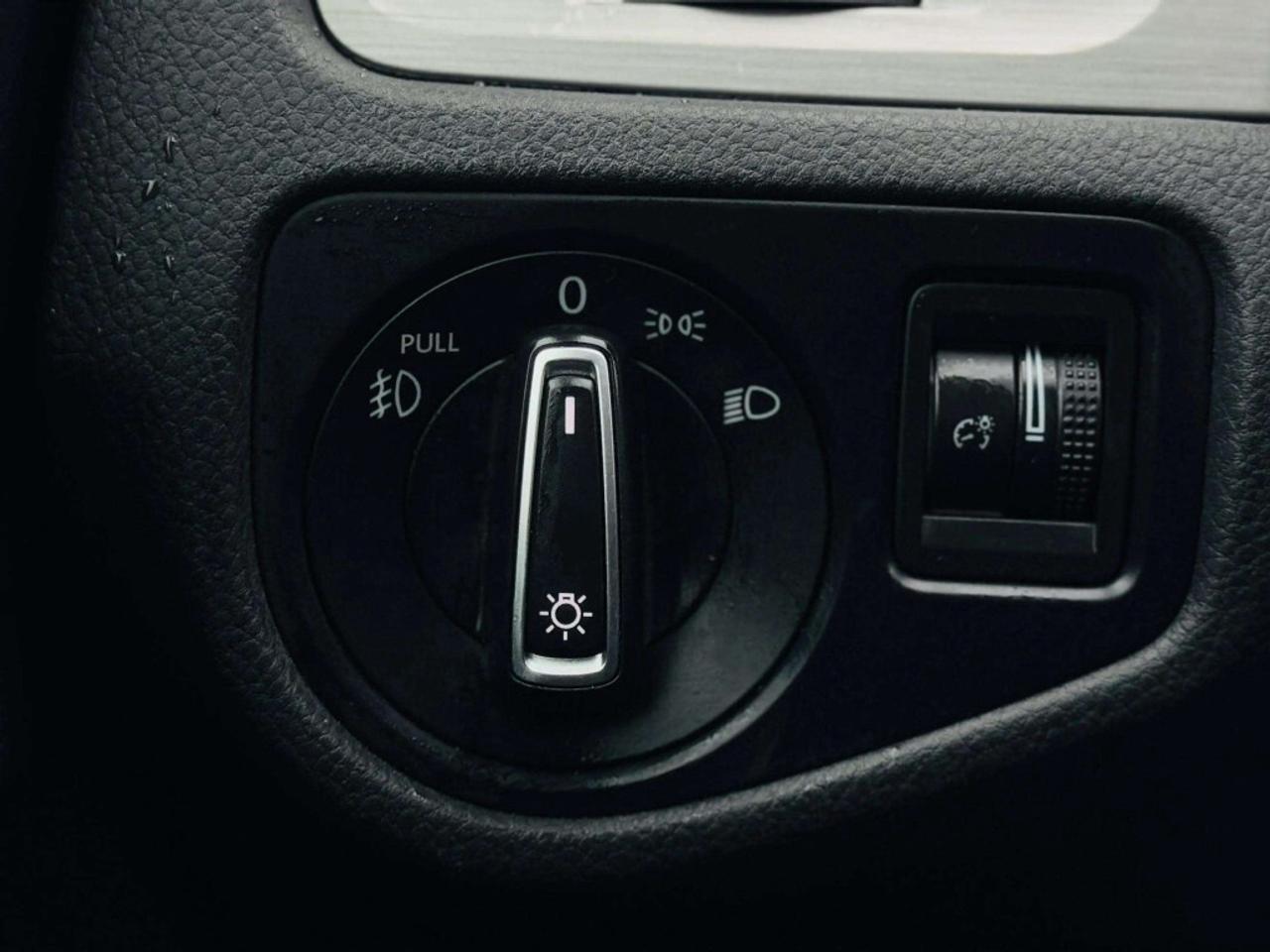 2015 Volkswagen Golf 3dr Hatchback 1.8 TSI Trendline Photo