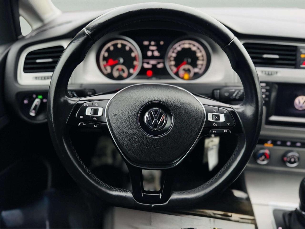 2015 Volkswagen Golf 3dr Hatchback 1.8 TSI Trendline Photo