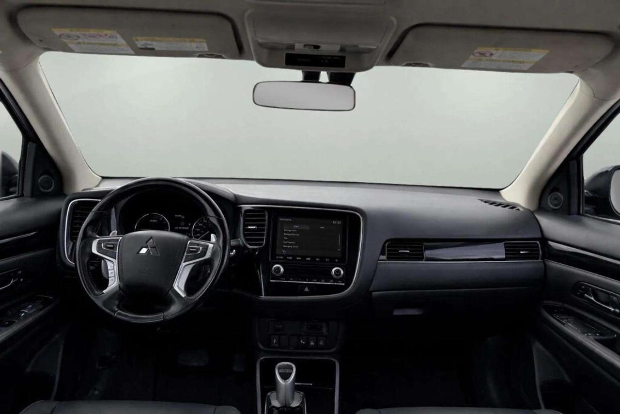 2022 Mitsubishi Outlander PHEV SEL  AWC Photo