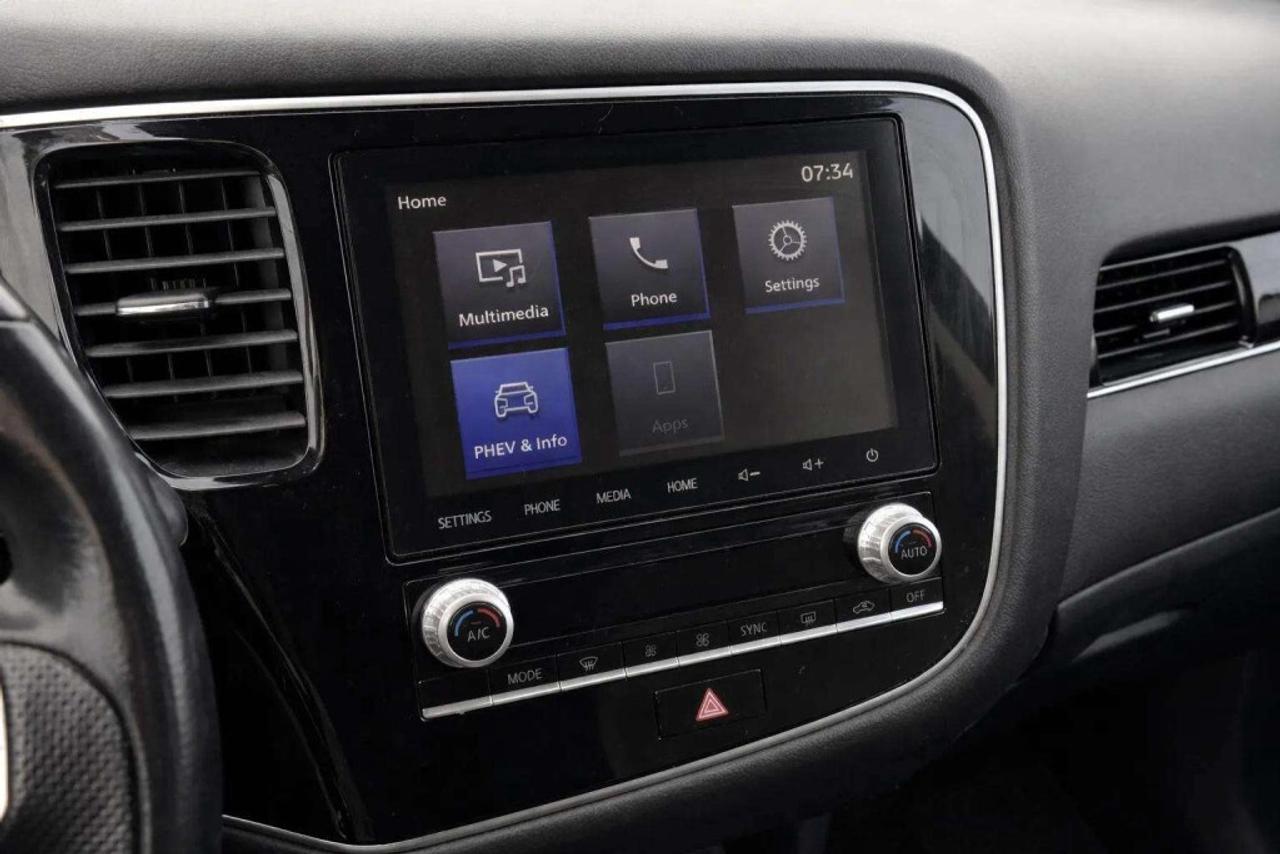 2022 Mitsubishi Outlander PHEV SEL  AWC Photo