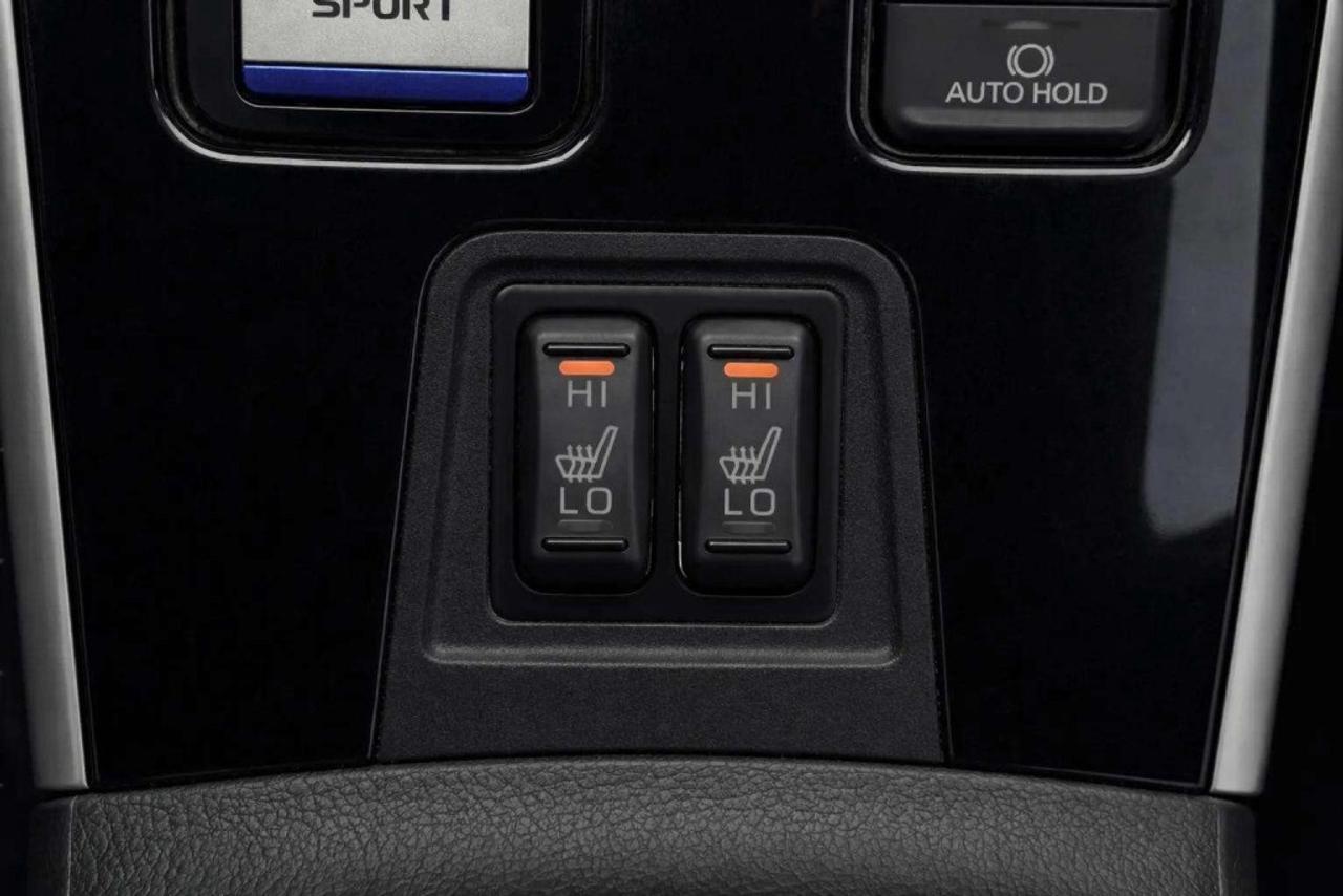 2022 Mitsubishi Outlander PHEV SEL  AWC Photo