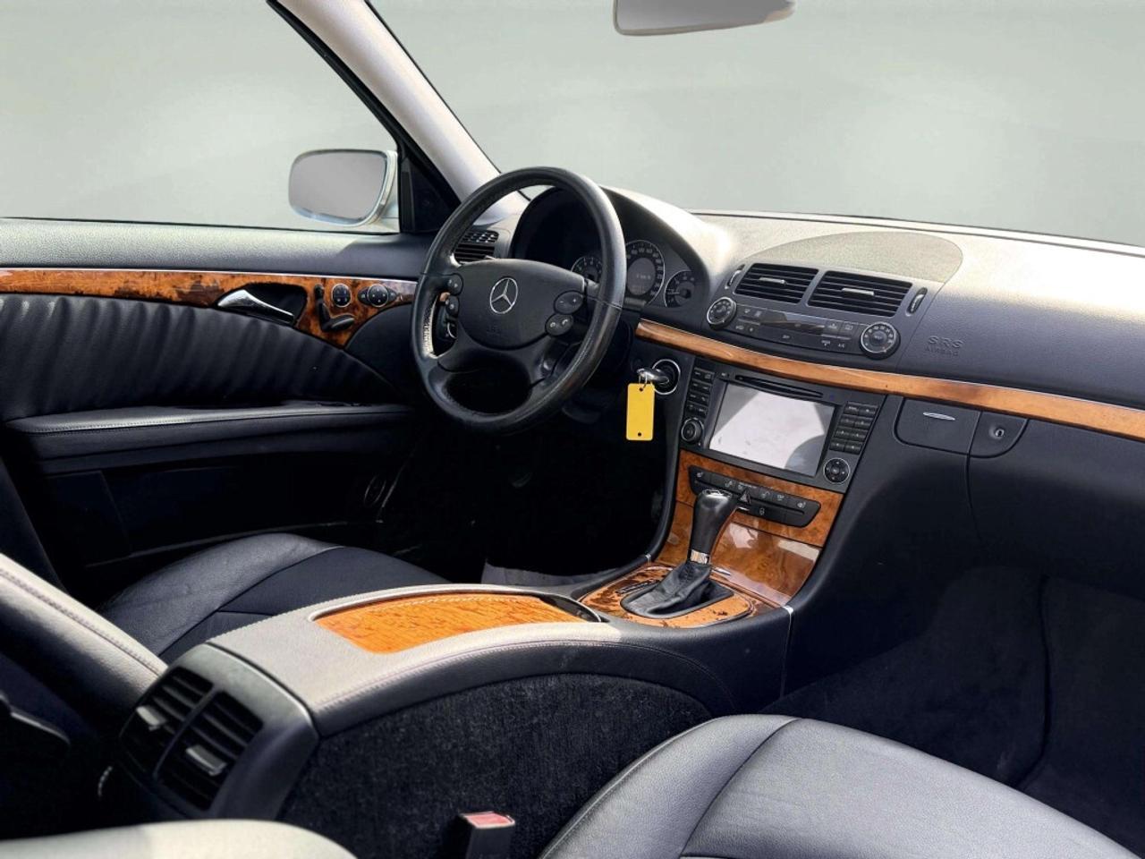 2007 Mercedes-Benz E-Class 4dr Sedan 3.5L 4MATIC Photo