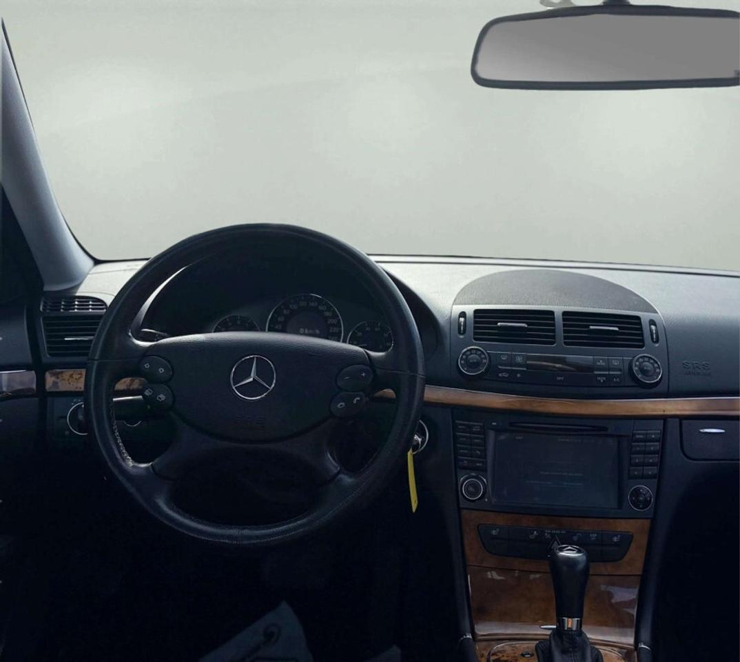 2007 Mercedes-Benz E-Class 4dr Sedan 3.5L 4MATIC Photo