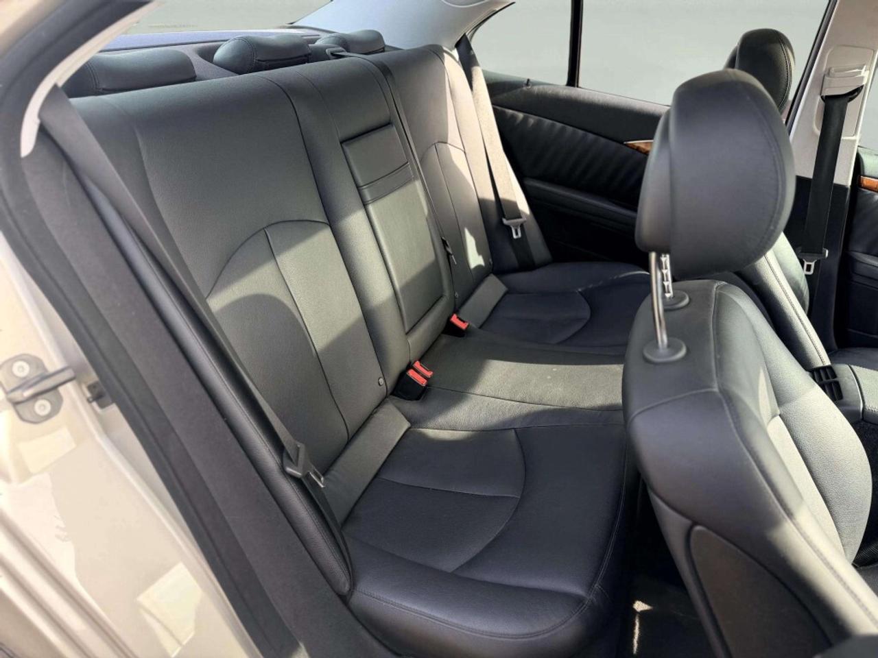 2007 Mercedes-Benz E-Class 4dr Sedan 3.5L 4MATIC Photo