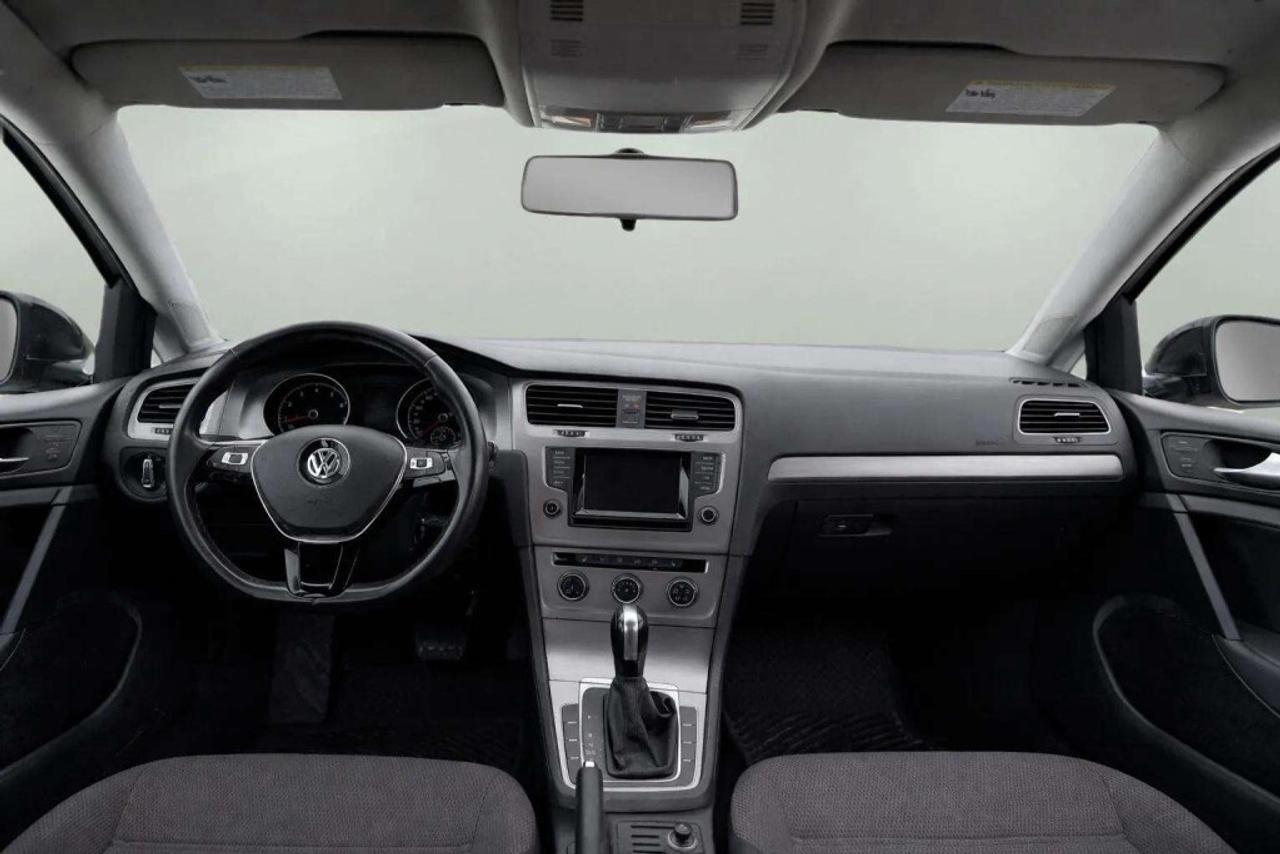 2015 Volkswagen Golf 1.8 TSI Trendline Photo