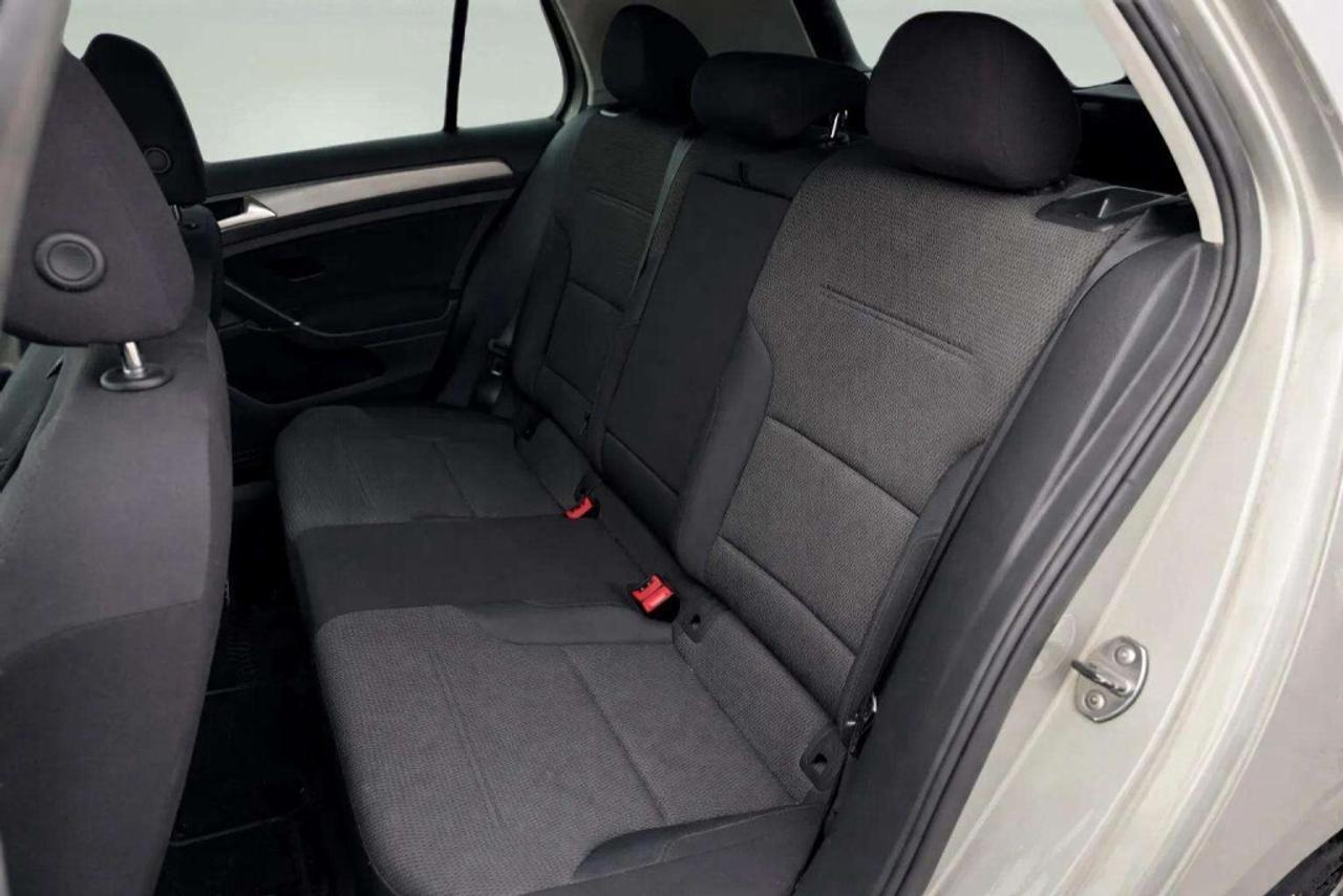 2015 Volkswagen Golf 1.8 TSI Trendline Photo