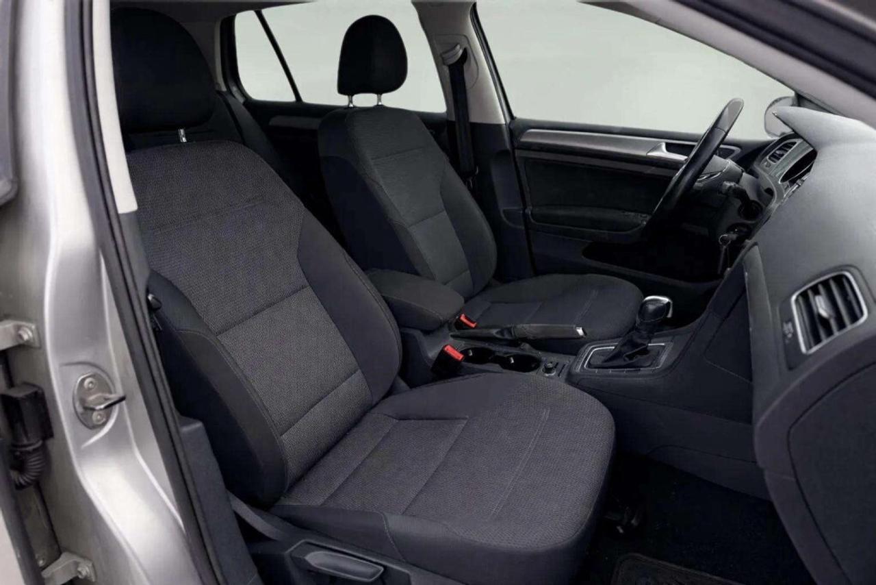 2015 Volkswagen Golf 1.8 TSI Trendline Photo