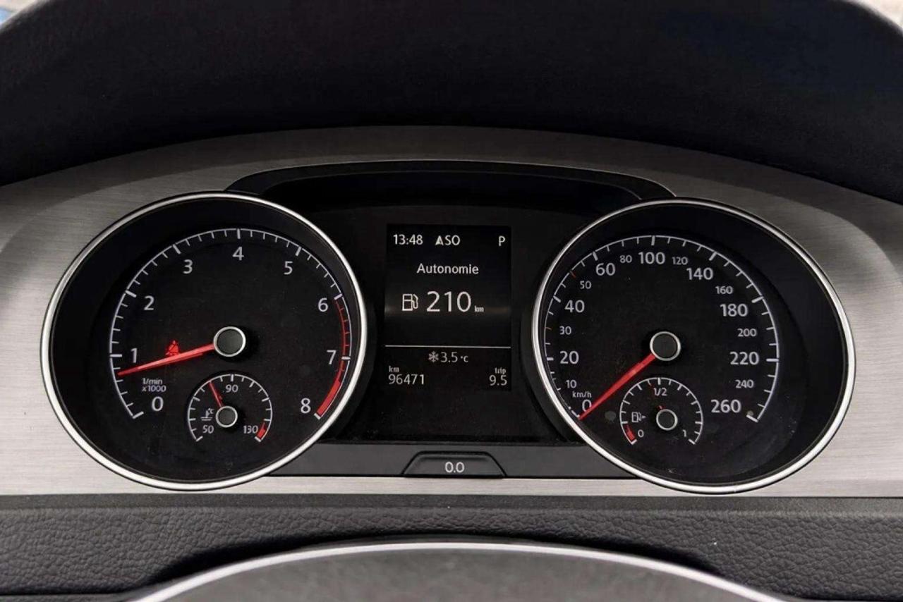 2015 Volkswagen Golf 1.8 TSI Trendline Photo