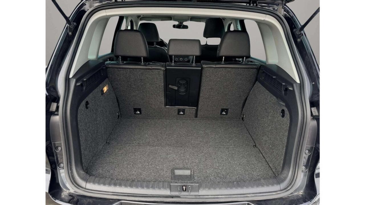 2017 Volkswagen Tiguan 4Motion Wolfsburg Edition Photo