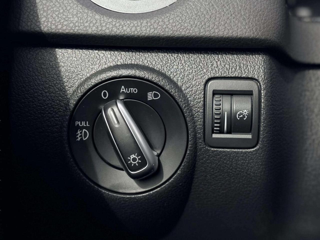 2017 Volkswagen Tiguan 4Motion Wolfsburg Edition Photo