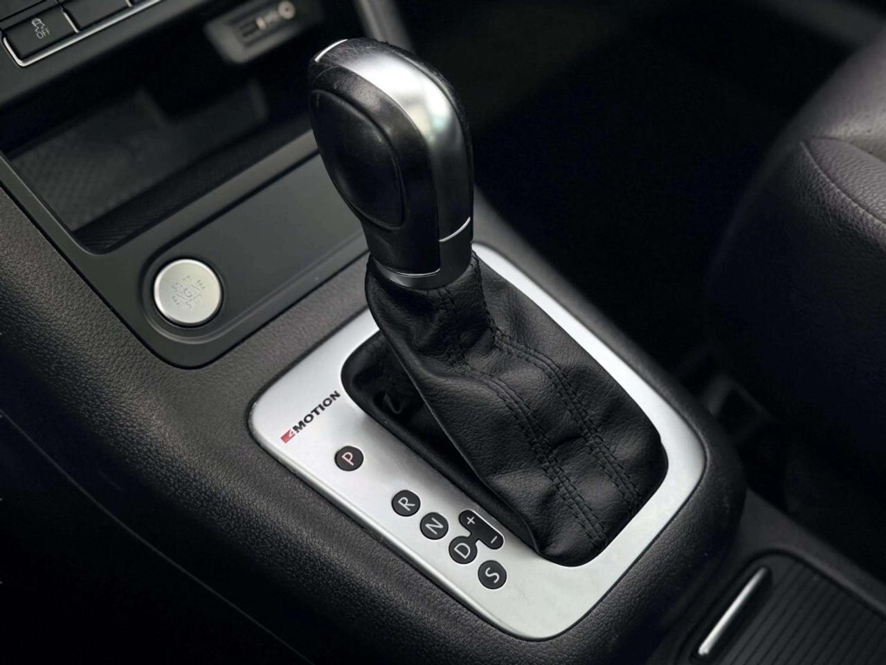 2017 Volkswagen Tiguan 4Motion Wolfsburg Edition Photo