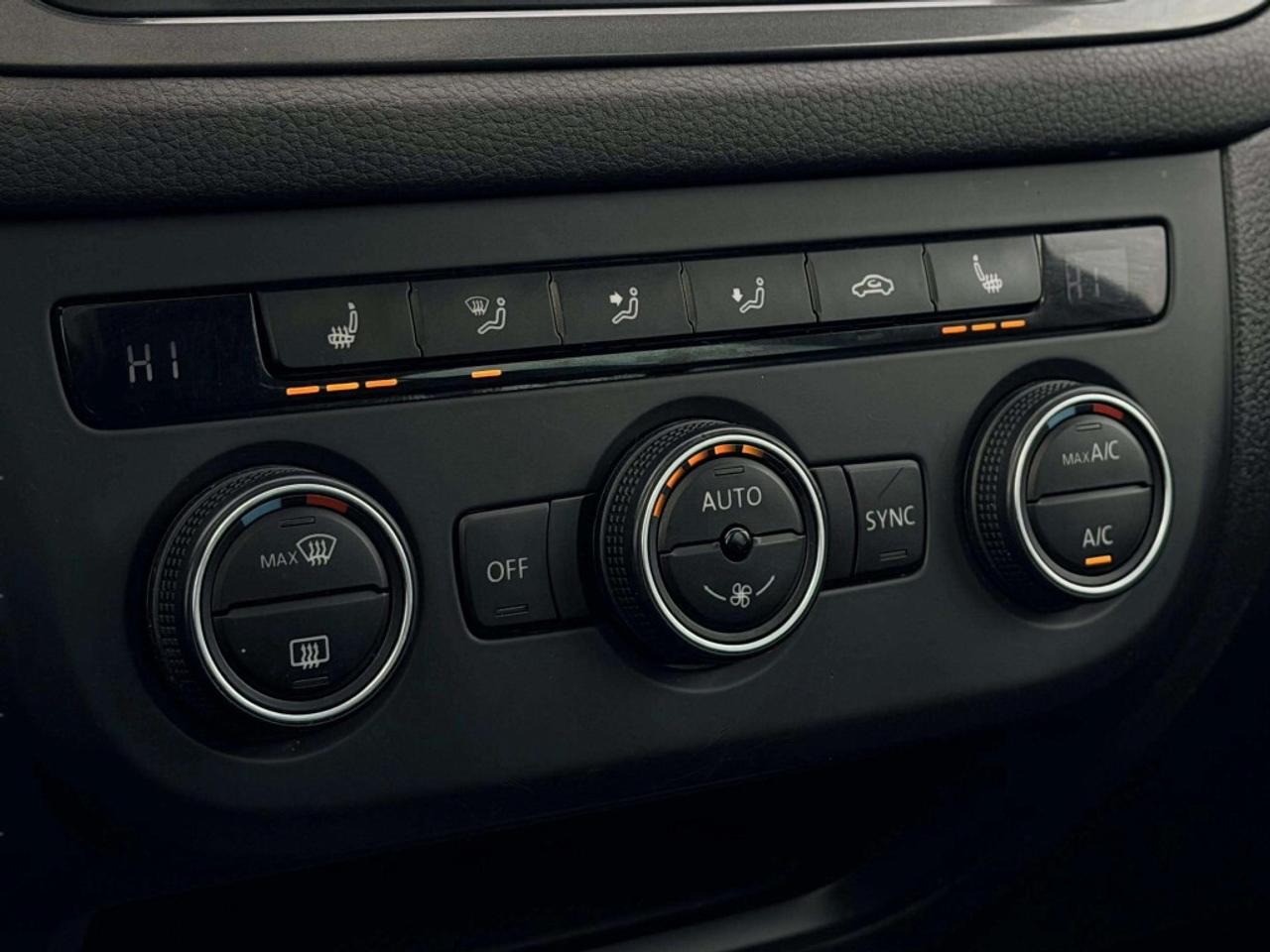 2017 Volkswagen Tiguan 4Motion Wolfsburg Edition Photo