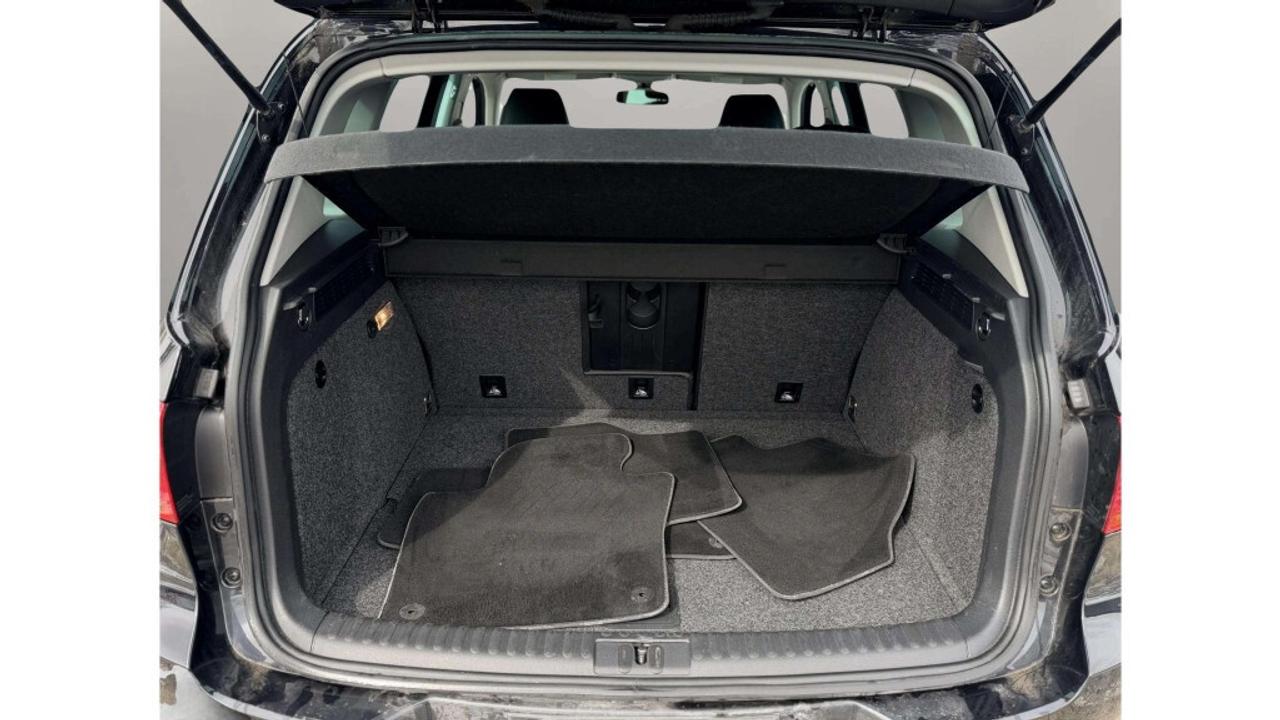 2017 Volkswagen Tiguan 4Motion Wolfsburg Edition Photo