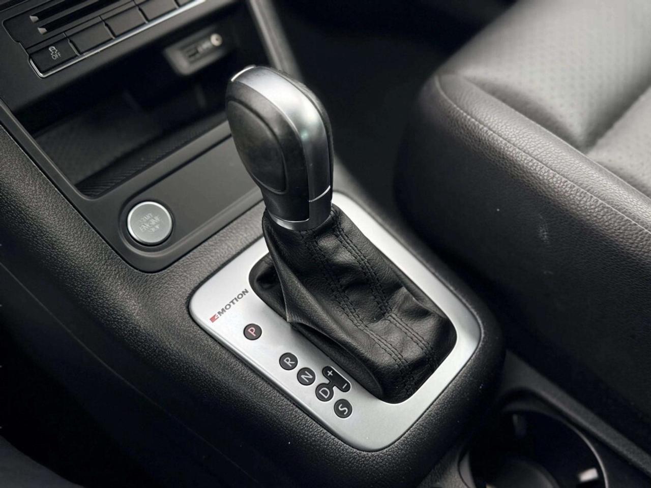 2017 Volkswagen Tiguan 4Motion Wolfsburg Edition Photo