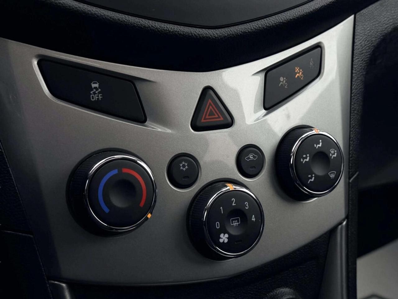 2016 Chevrolet Trax AWD LT Photo