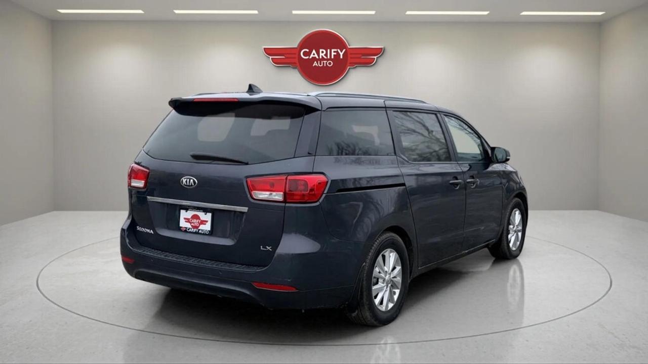 2015 Kia Sedona LX Photo