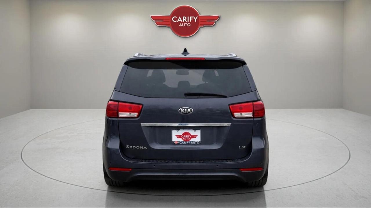 2015 Kia Sedona LX Photo