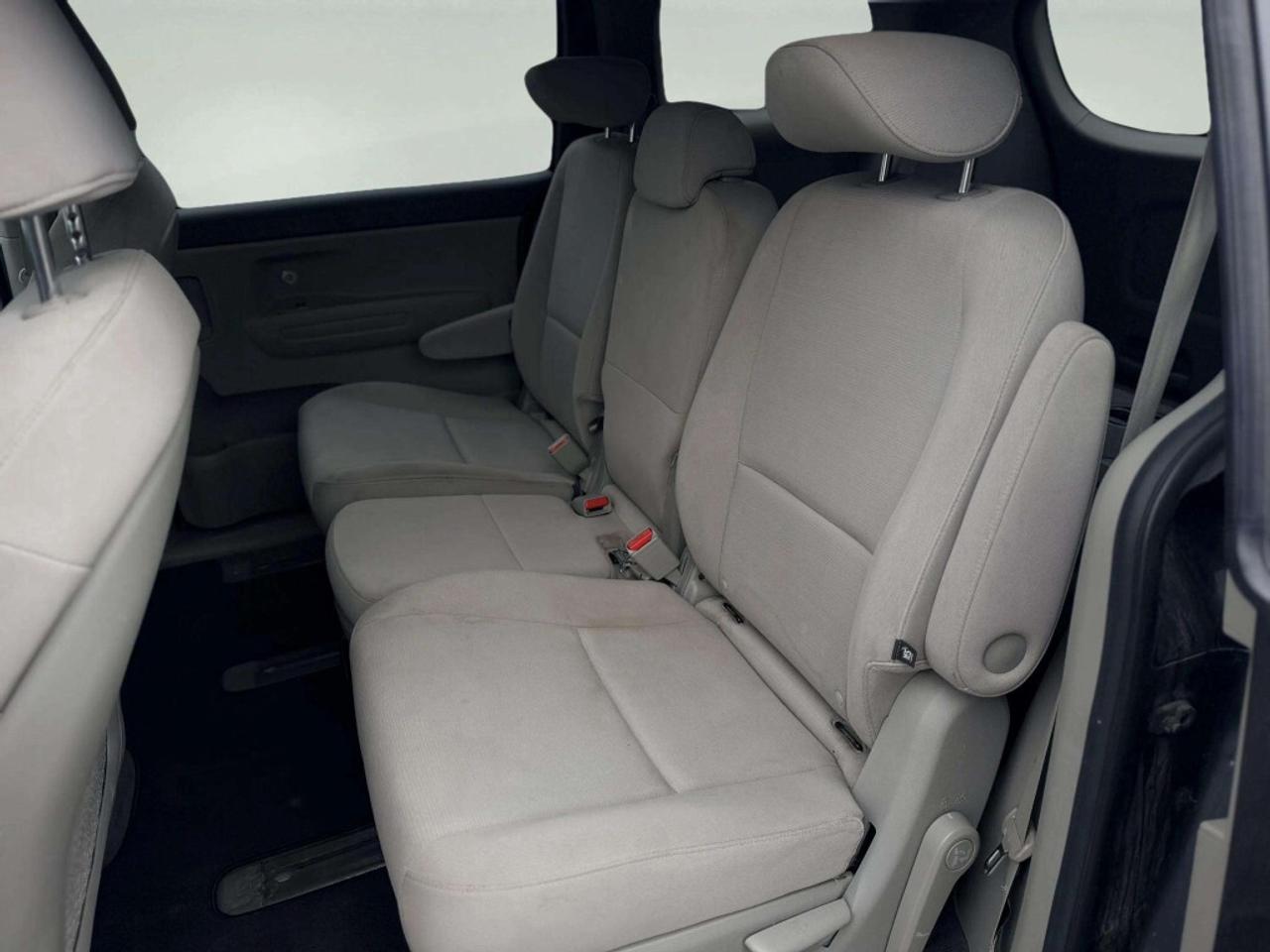 2015 Kia Sedona LX Photo