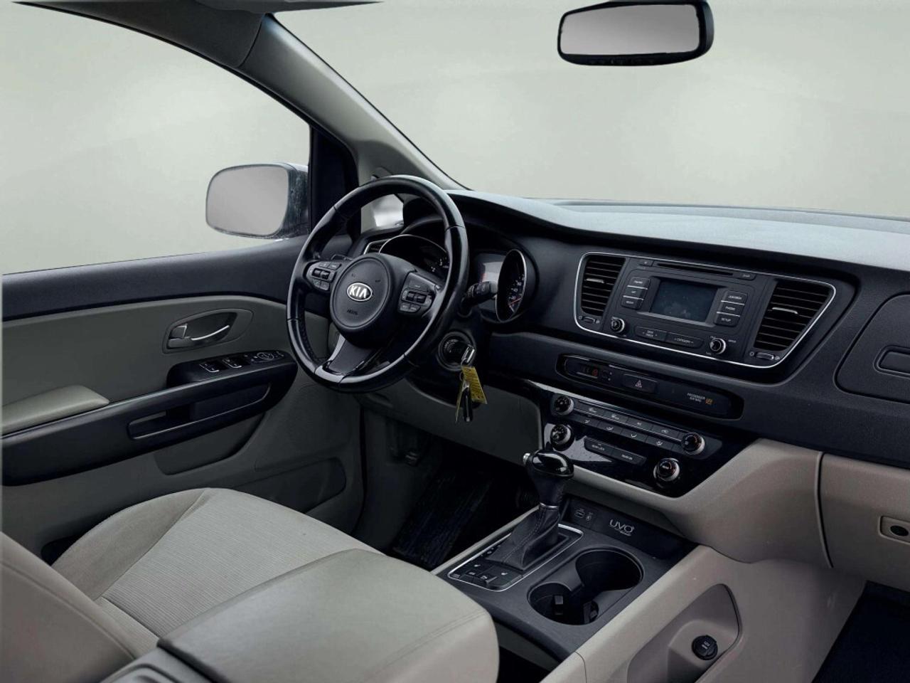 2015 Kia Sedona LX Photo