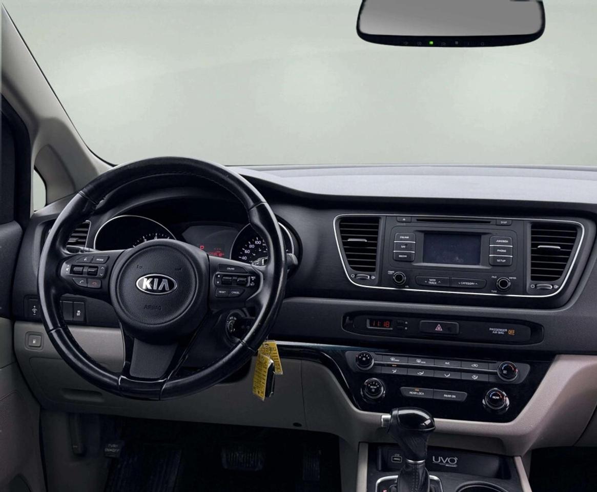 2015 Kia Sedona LX Photo