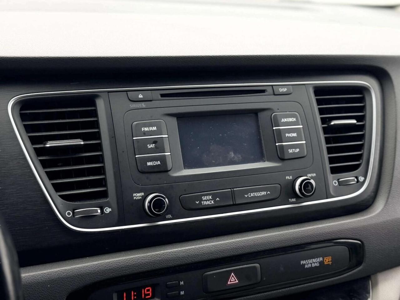 2015 Kia Sedona LX Photo