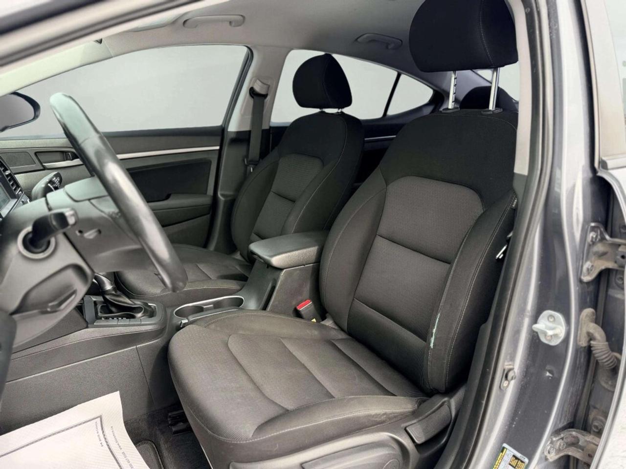 2017 Hyundai Elantra GLS Photo