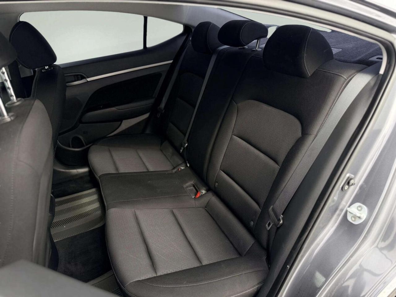 2017 Hyundai Elantra GLS Photo