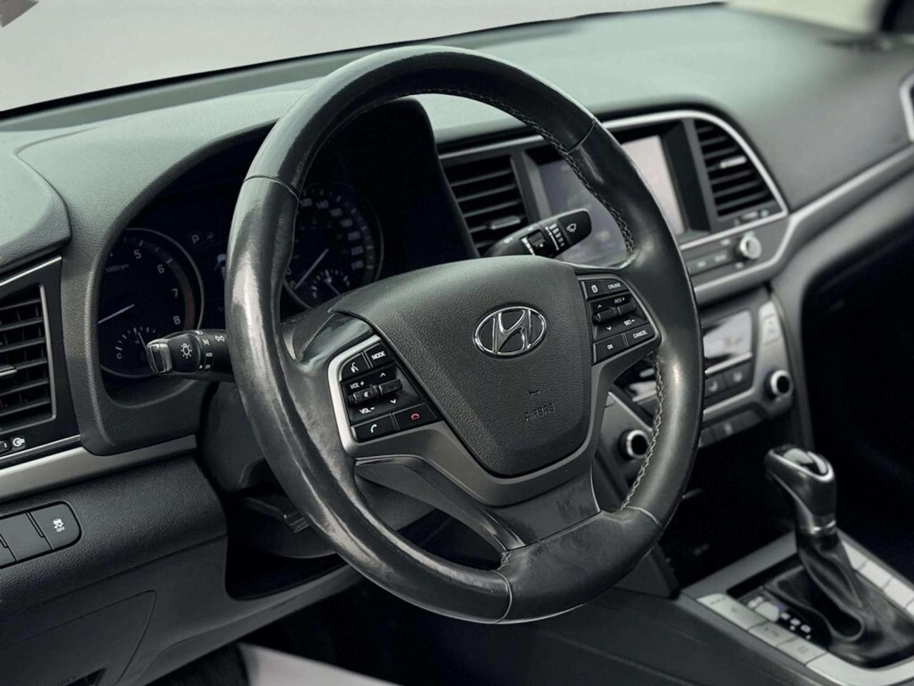 2017 Hyundai Elantra GLS Photo