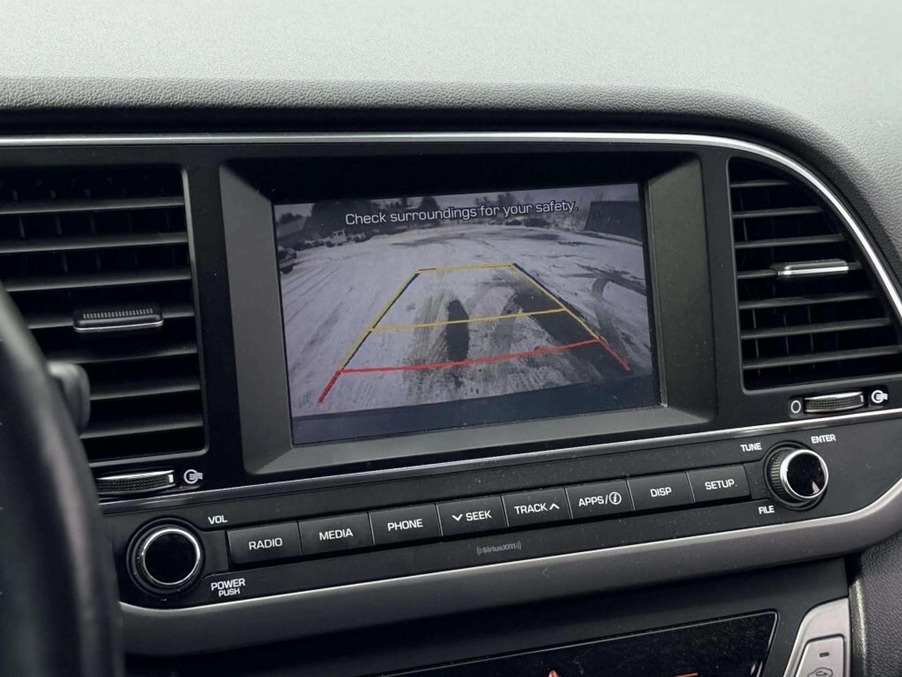 2017 Hyundai Elantra GLS Photo