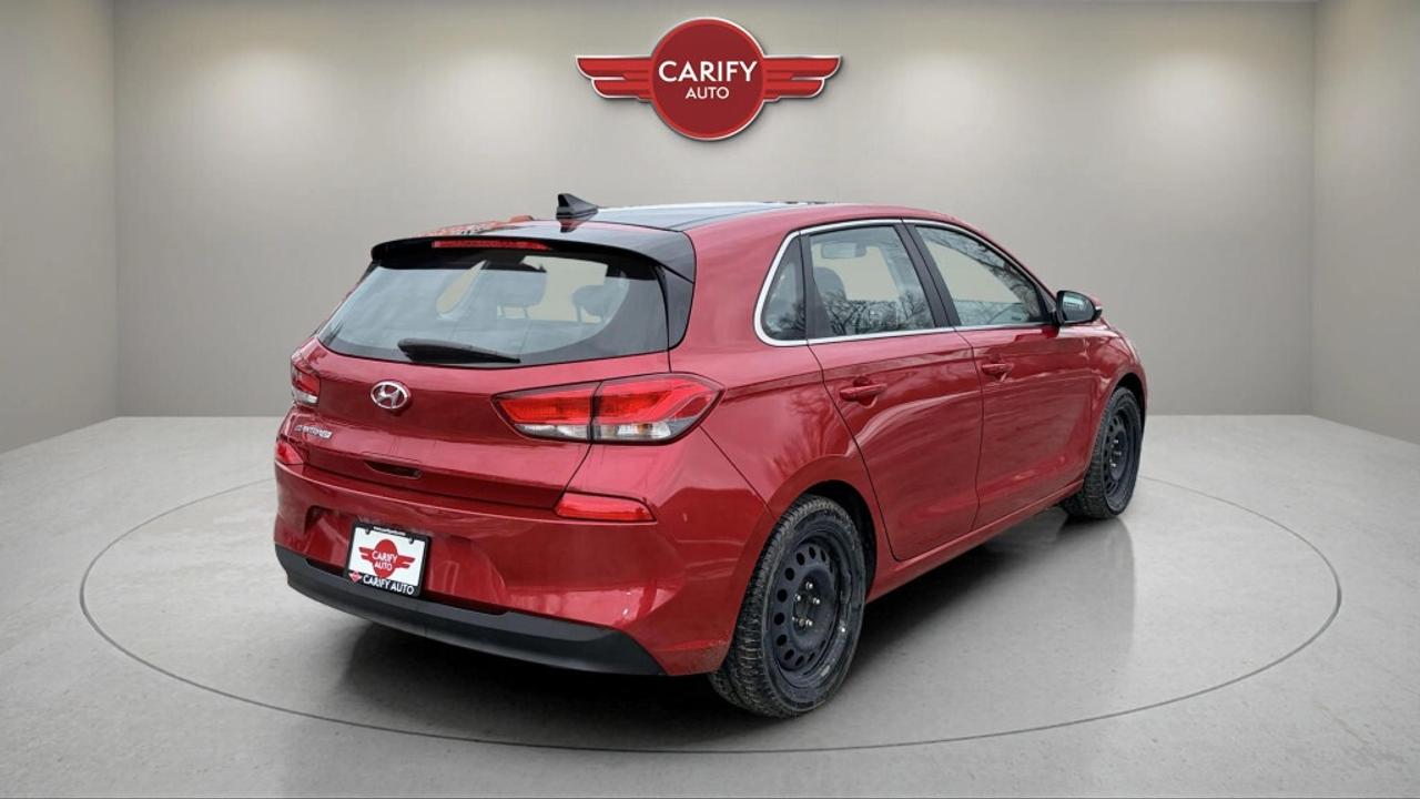 2019 Hyundai Elantra GT Luxury Photo