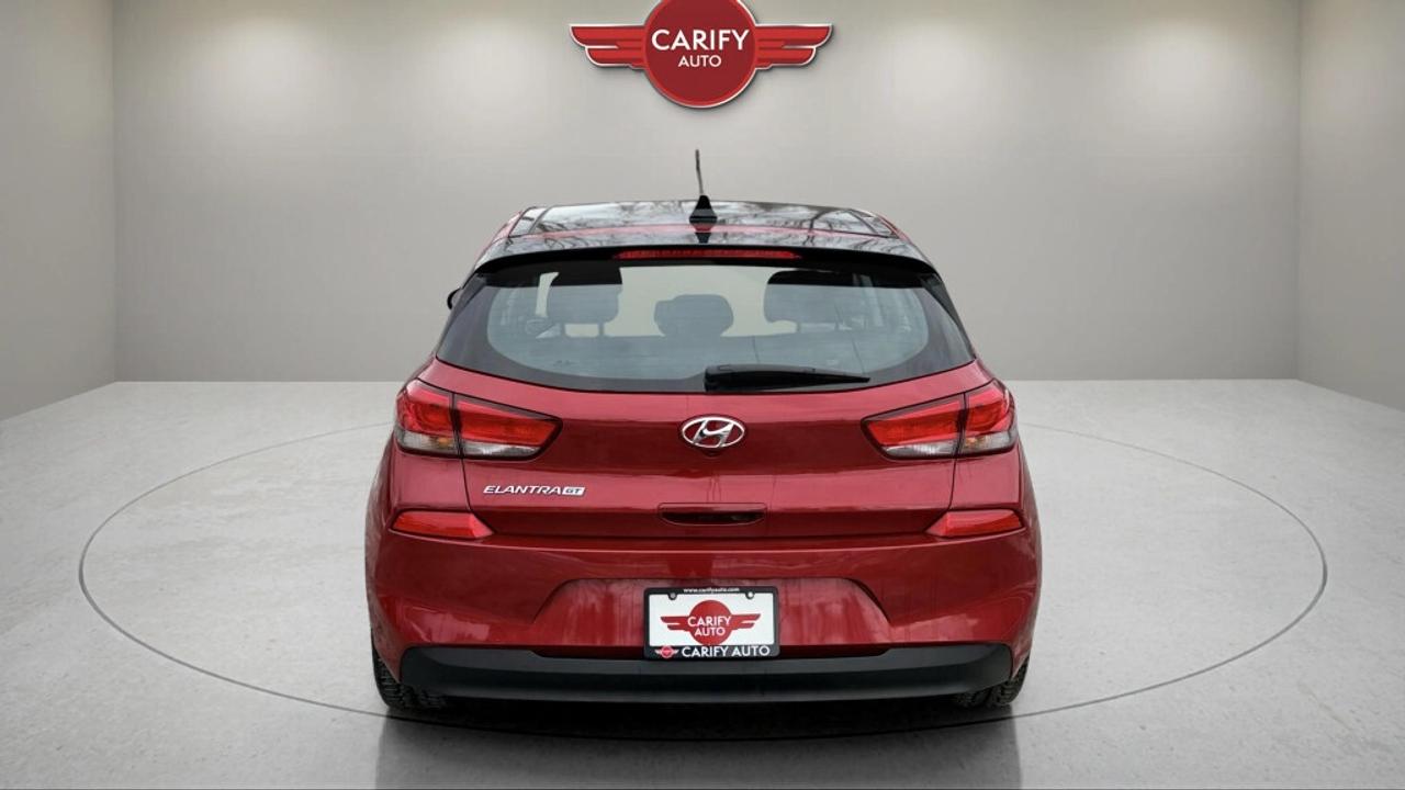 2019 Hyundai Elantra GT Luxury Photo