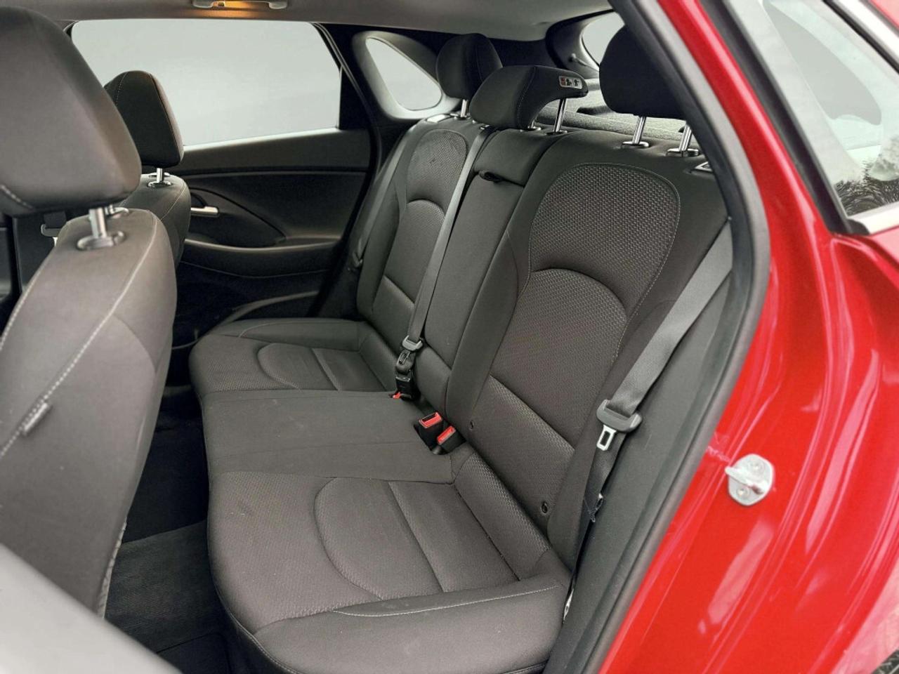 2019 Hyundai Elantra GT Luxury Photo