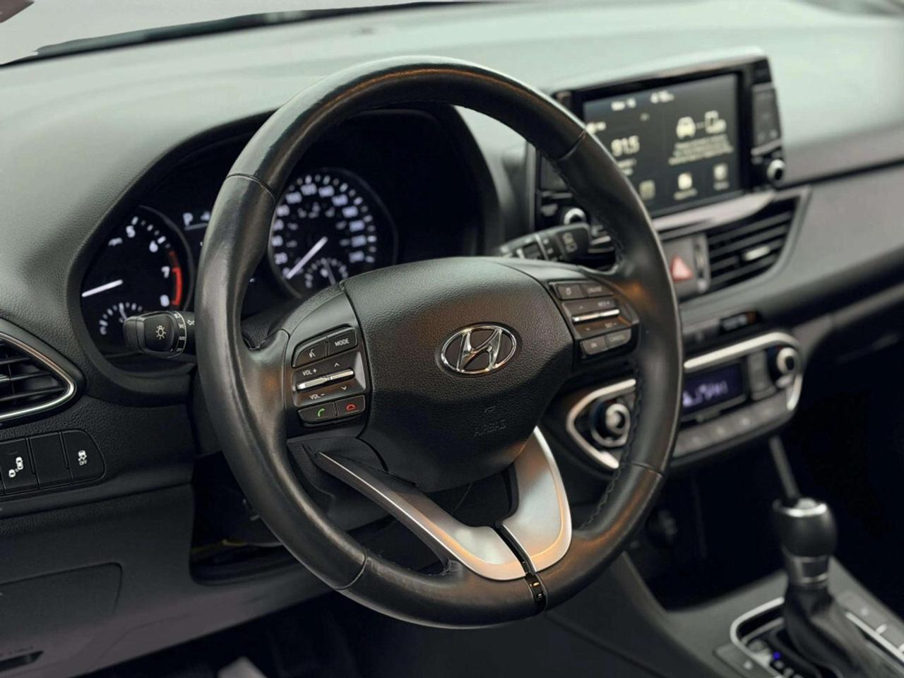 2019 Hyundai Elantra GT Luxury Photo