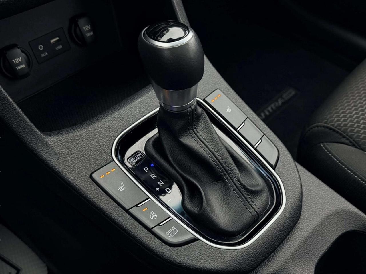 2019 Hyundai Elantra GT Luxury Photo