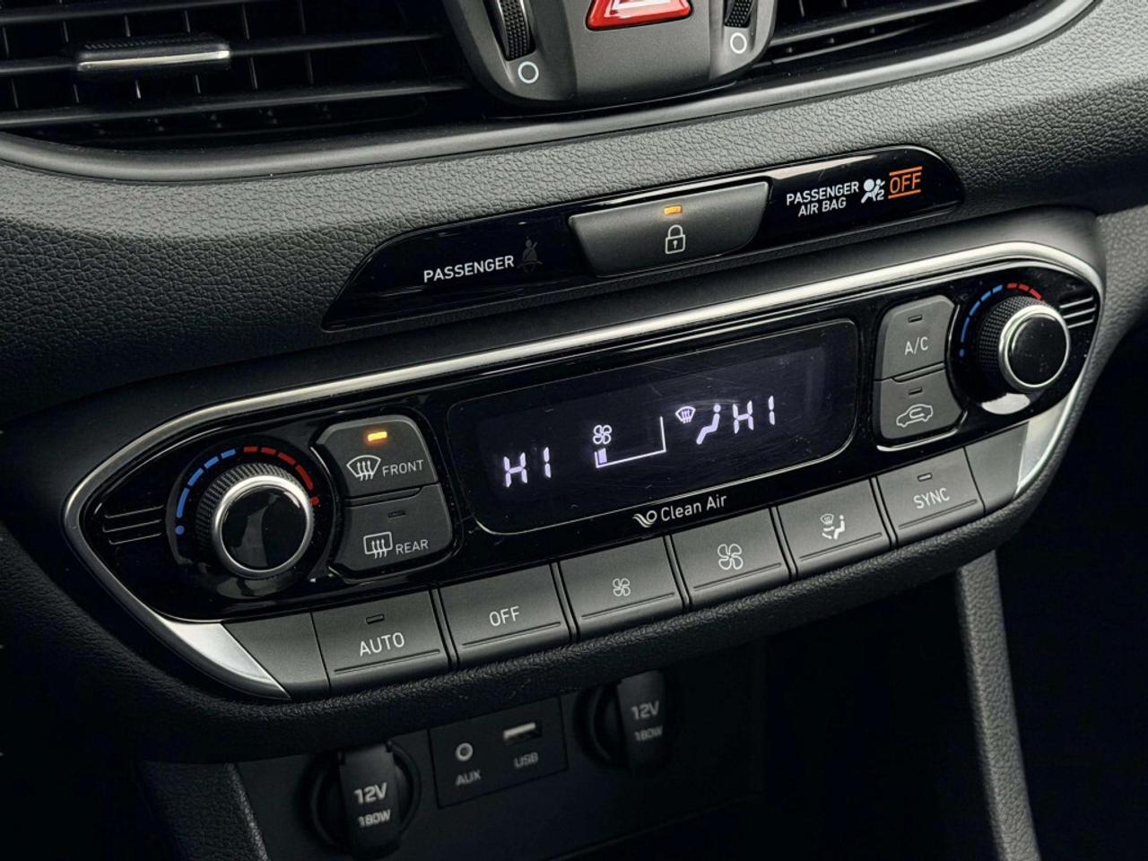 2019 Hyundai Elantra GT Luxury Photo