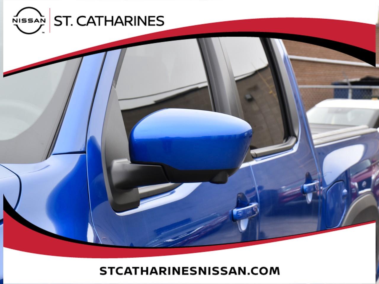 2025 Nissan Frontier Pro-4X Photo3