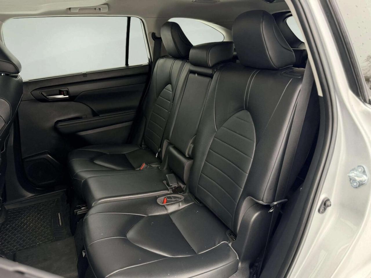 2023 Toyota Highlander XLE Photo