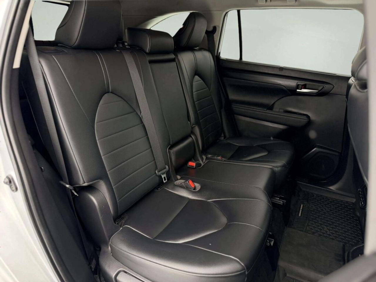 2023 Toyota Highlander XLE Photo