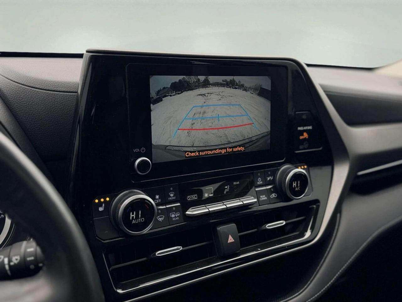 2023 Toyota Highlander XLE Photo