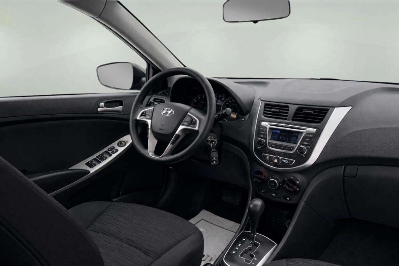 2015 Hyundai Accent HB Automatic GL Photo